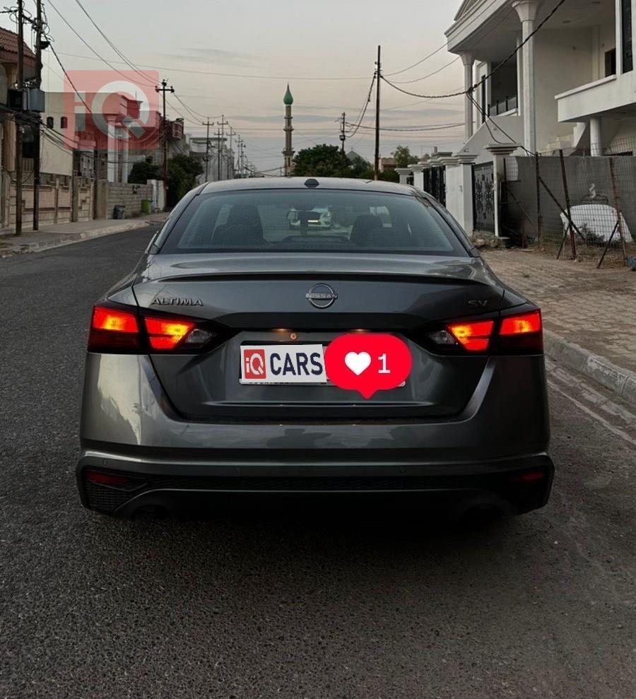 نيسان ألتيما